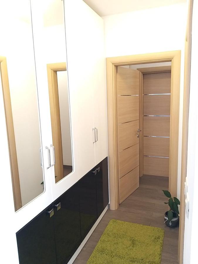 3 Bedroom Apartment With Terrace And Free Parking Split Bagian luar foto