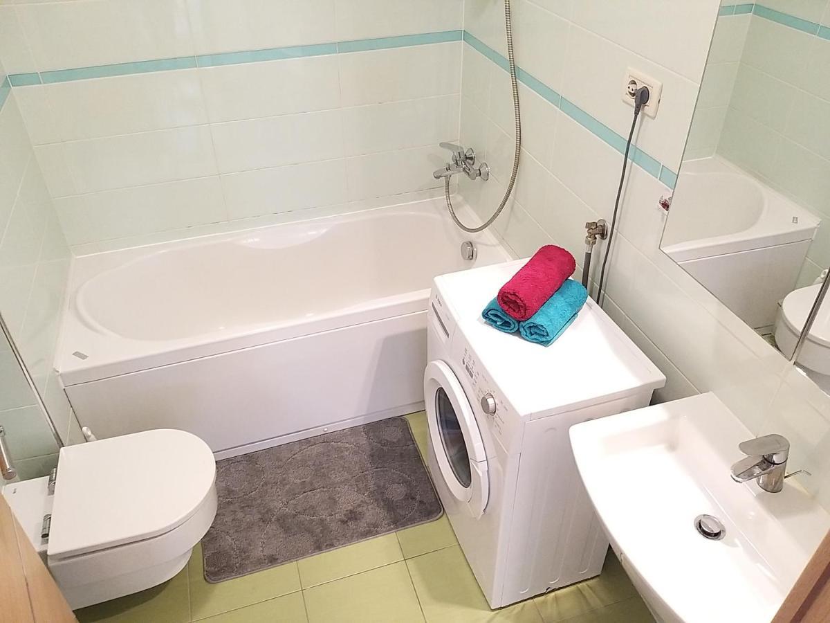 3 Bedroom Apartment With Terrace And Free Parking Split Bagian luar foto